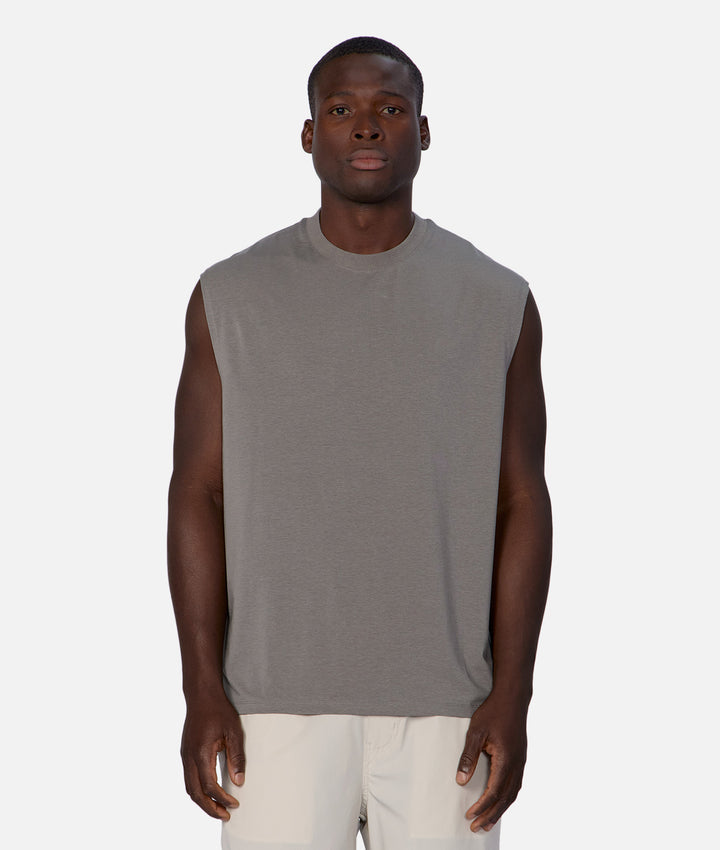 The Freeman Sleeveless T-Shirt - Basil 23